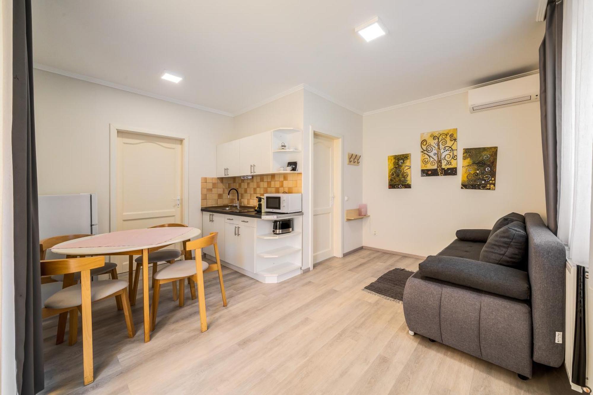 Helka Apartmanhaz 발라톤엘 외부 사진